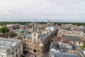 Cambridge, Velká Británie – JJFarq / Shutterstock