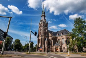 Apeldoorn – Giannis Papanikos / Shutterstock