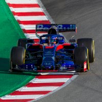 Monopost F1 s ochranným rámem halo – Luis Jose Torrealba / Unsplash