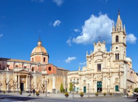 Acireale – Renata Sedmakova / Shutterstock