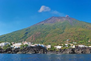 Stromboli – totophotos / Shutterstock