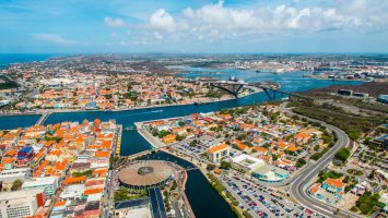 Willemstad – jeandrew boeldak / Shutterstock
