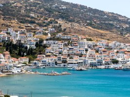 Andros, vesnice Batsi – rawf8 / Shutterstock