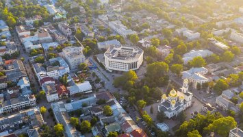 Simferopol – Maykova Galina / Shutterstock