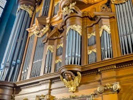 Píšťaly barokních varhan – Han Leentvaar / Unsplash
