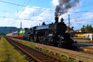 Parní lokomotiva 310.23 z Rakouska, dočasně označená tabulkami z lokomotivy 375.007 z NTM Praha, Česká Třebová (15.9.2018) – Opavak / Shutterstock