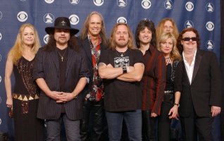 Lynyrd Skynyrd na 47. ročníku předávání cen Grammy v Los Angeles, Kalifornie, (13.2.2005) – Hahn-Khayat / Profimedia.CZ