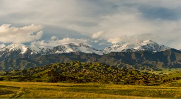 Džungarský Alatau – VFom / Shutterstock