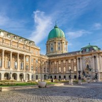 Magyar Nemzeti Galéria v Královském paláci –  berni0004 / Shutterstock