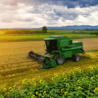 Žací stroj – Radu Cadar / Shutterstock