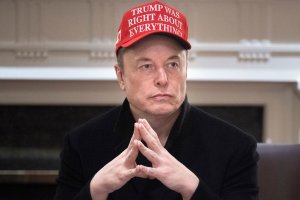 Elon Musk během zasedání kabinetu v Bílém domě, Washington, 24. 3. 2025 – Profimedia.CZ
