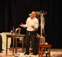 Divadlo Na zábradlí, Jan Přeučil ve hře „Bláznovy zápisky“ – Profimedia.CZ