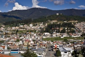 Loja – Glenn R. Specht-grs photo / Shutterstock