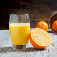 Pomerančový džus – David San Segundo / Shutterstock