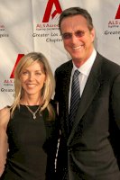 Michael Crichton s manželkou Sherri Alexander – s_bukley / Depositphotos.com