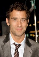 Clive Owen – Featureflash Photo Agency / Shutterstock