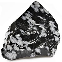 Krystalky cristobalitu v obsidiánu – Bjoern Wylezich / Shutterstock