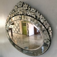 Benátské zrcadlo – Margarita R. Padilla / Shutterstock