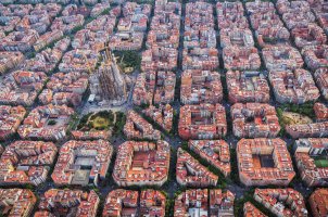 Letecký pohled na Barcelonu – marchello74 / Shutterstock