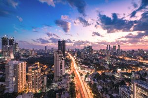 Bombaj – Towering Goals / Shutterstock