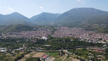 Naousa – DroneworX TS / Shutterstock