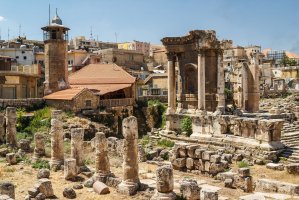 Baalbek – Lev Levin / Shutterstock