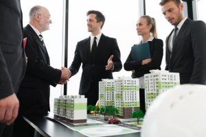 Jednání investora s realizátorem – A Lot Of People / Shutterstock