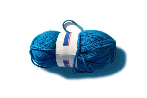 Přadeno příze v komerčním balení – Gulnazina Javda / Shutterstock