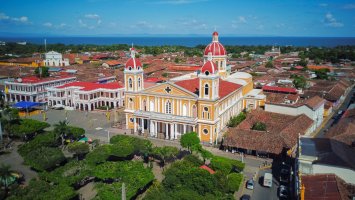 Granada (Nicaragua) – Gianfranco Vivi / Shutterstock