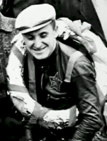 František Šťastný po úspěšném závodě – Volné dílo, fair use