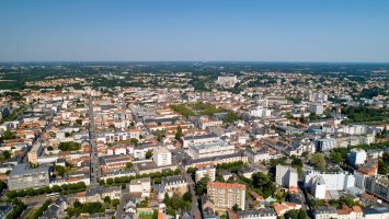 La Roche-sur-Yon – Altitude Drone / Shutterstock