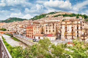 Cosenza – Marco Rubino / Shutterstock