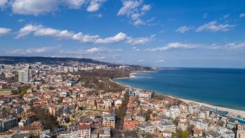 Varna – Michael Dechev / Shutterstock