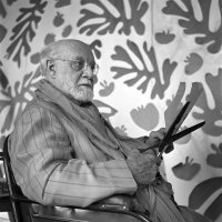 Henri Matisse, ve svém ateliéru v Nice (1952) – Profimedia.CZ