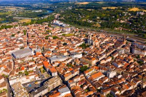 Agen, Francie – Iakov Filimonov / Shutterstock