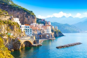 Amalfi – proslgn / Shutterstock