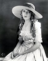 Mary Pickford, portrétní fotografie z počátků filmové kariéry – Profimedia.CZ