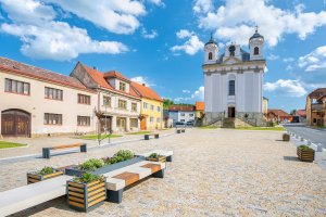 Kostel svatého Petra a Pavla, Batelov – Milan_PE / Shutterstock