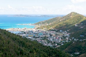 Road Town – disorderly / Depositphotos