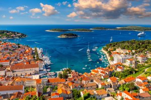 Hvar – DaLiu / Shutterstock
