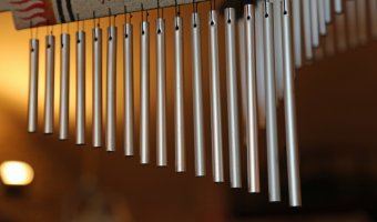 Zvony, bicí hudební nástroj – ChiccoDodiFC / Depositphotos