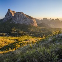 Tres Picos – vitormarigo / Shutterstock