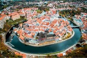 Řeka Vltava, Český Krumlov – Nataliia Budianska / Shutterstock