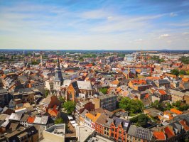 Hasselt – Luoxi / Shutterstock